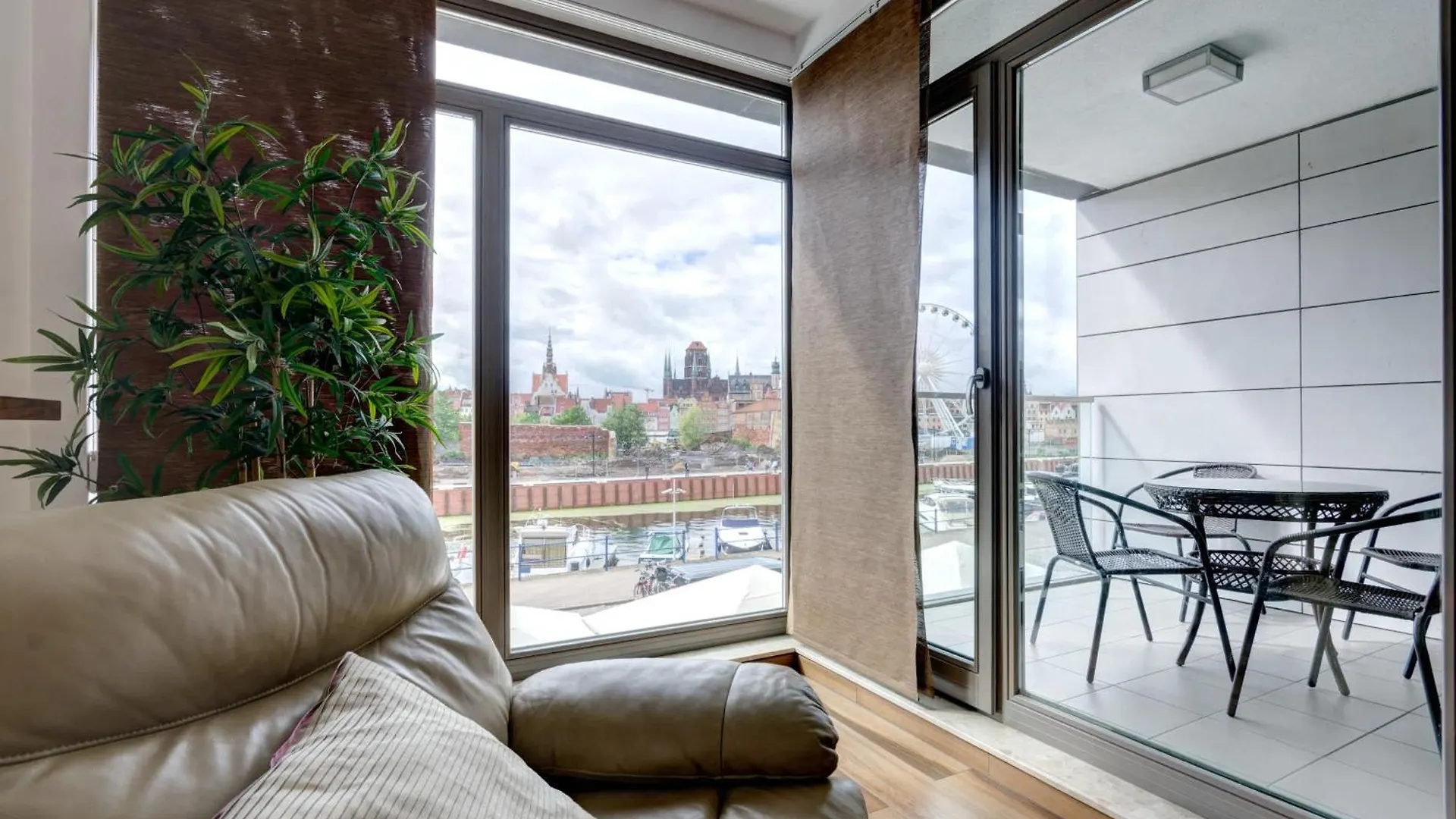 Waterlane Riverside Spa, Pool & Gym By Downtown Apartments Gdańsk